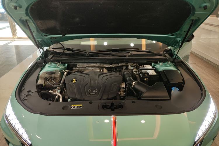 Used Hongqi H6 2024 2.0T ZhiMei Edition Engine Bay