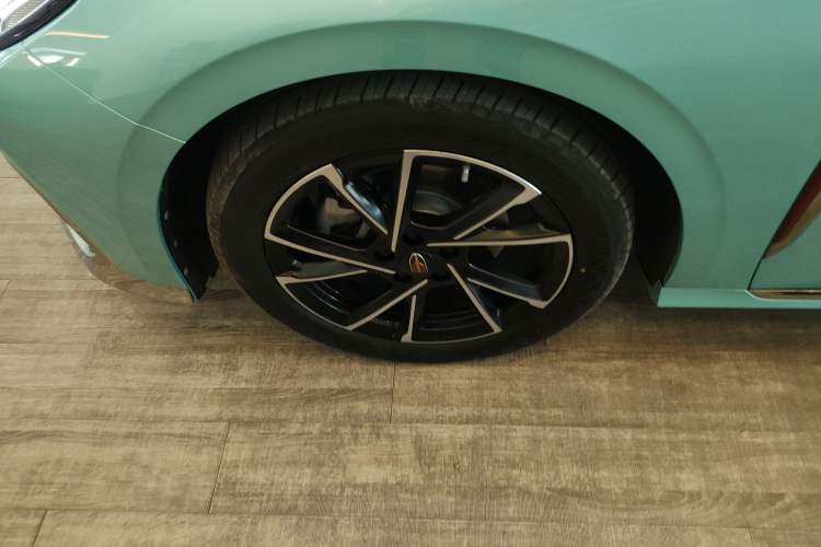 Used Hongqi H6 2024 2.0T ZhiMei Edition Left Front Wheel Hub