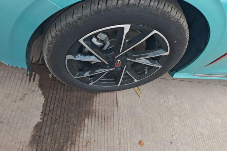 Used Hongqi H6 2024 2.0T ZhiMei Edition Left Front Wheel Hub