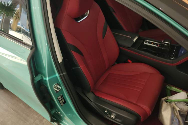 Used Hongqi H6 2024 2.0T ZhiMei Edition Right Front Seat