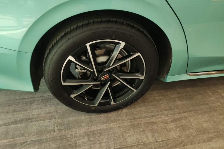 Used Hongqi H6 2024 2.0T ZhiMei Edition Right Rear Wheel Hub