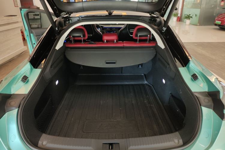 Used Hongqi H6 2024 2.0T ZhiMei Edition Trunk