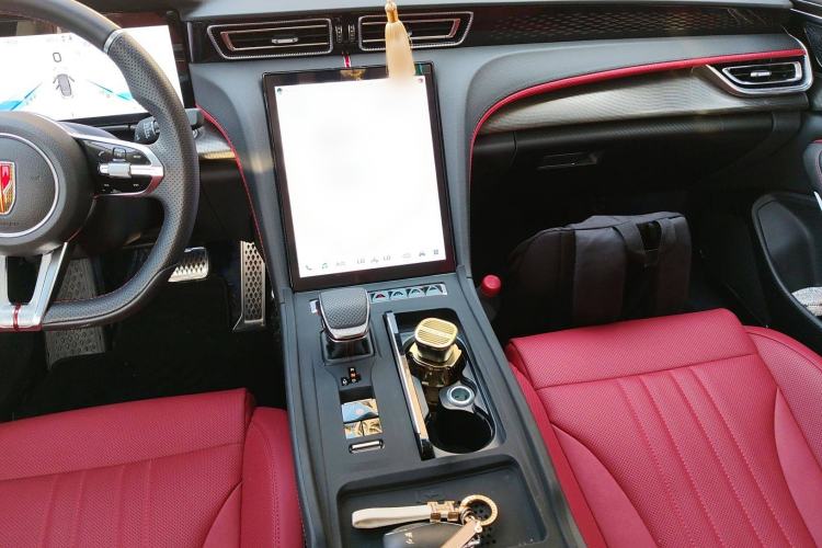 Used Hongqi H6 2024 2.0T ZhiMei Edition Audio And AC Panel