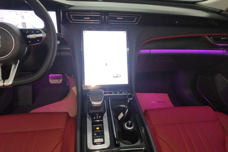 Used Hongqi H6 2024 2.0T ZhiMei Edition Audio And AC Panel