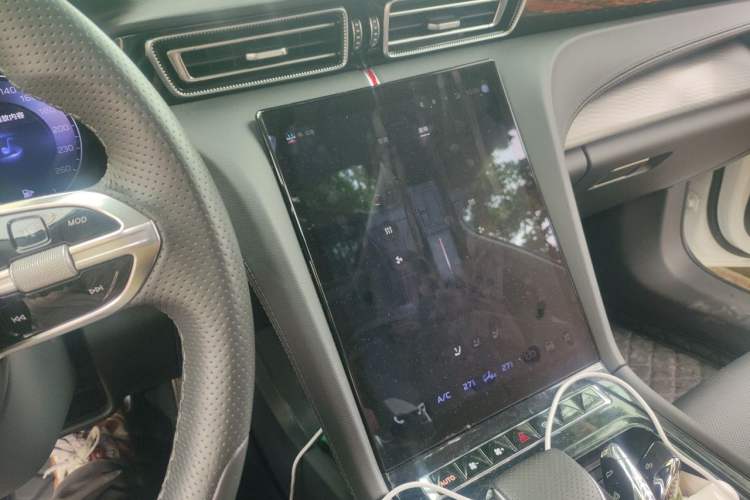 Used Hongqi H6 2024 2.0T Zhiyi Version Audio And AC Panel