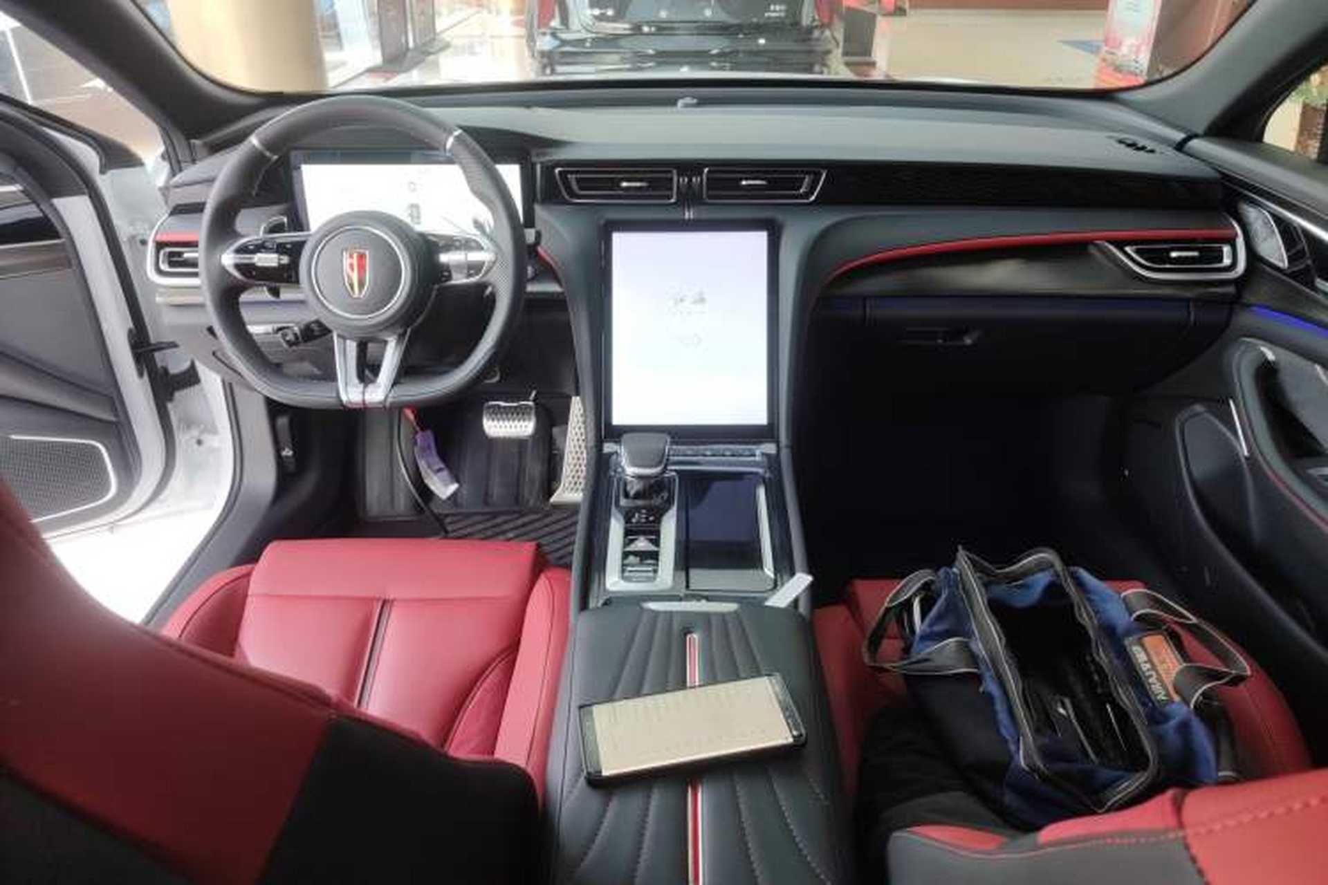 Used Hongqi H6 2024 2.0T ZhiShang Version Center Console