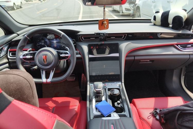 Used Hongqi H6 2024 2.0T ZhiShang Version Center Console