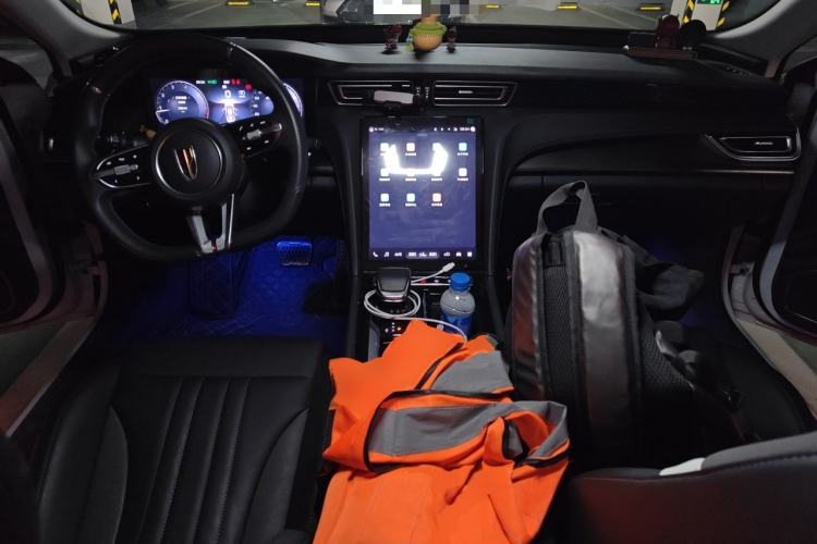 Used Hongqi H6 2024 2.0T Zhiyi Version Center Console