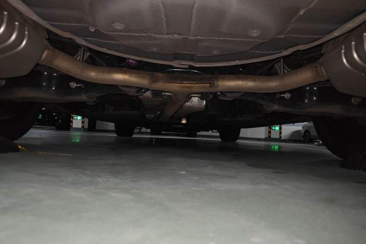 Used Hongqi H6 2024 2.0T Zhiyi Version Chassis Rear