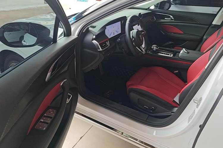 Used Hongqi H6 2024 2.0T ZhiMei Edition Driver Seat