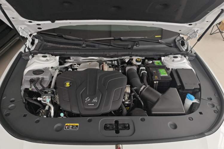 Used Hongqi H6 2024 2.0T ZhiMei Edition Engine Bay