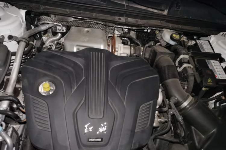 Used Hongqi H6 2024 2.0T ZhiMei Edition Engine Bay