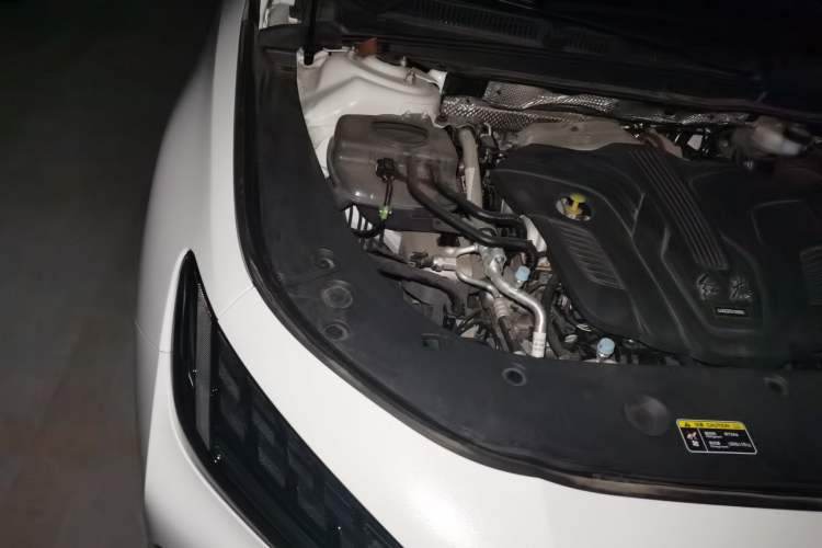Used Hongqi H6 2024 2.0T ZhiMei Edition Engine Bay Right