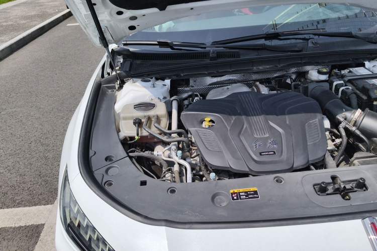 Used Hongqi H6 2024 2.0T ZhiShang Version Engine Bay Right