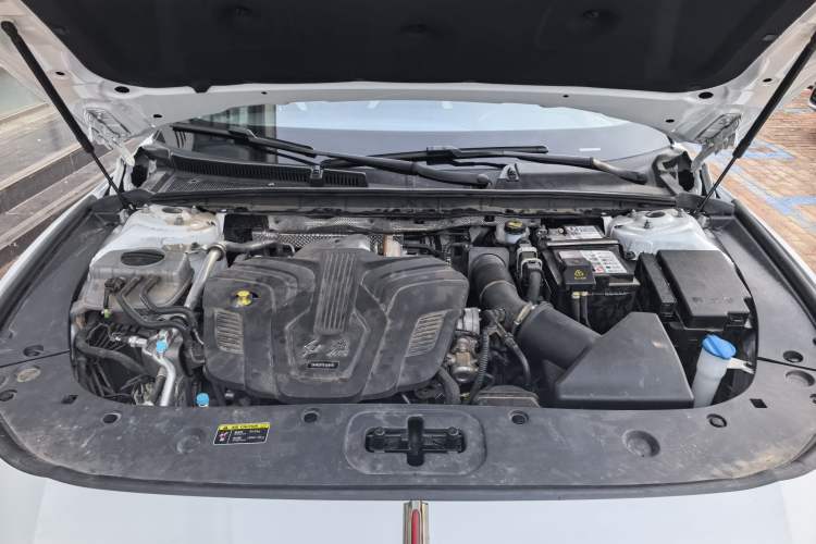 Used Hongqi H6 2024 2.0T ZhiMei Edition Engine Bay