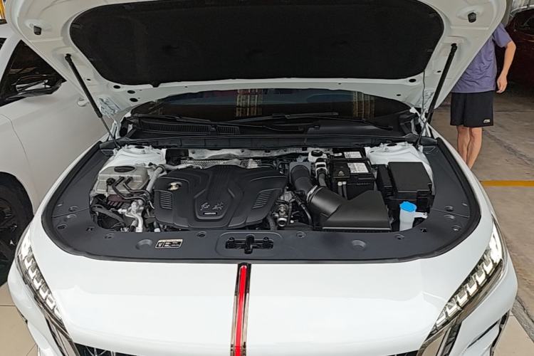 Used Hongqi H6 2024 2.0T ZhiMei Edition Engine Bay