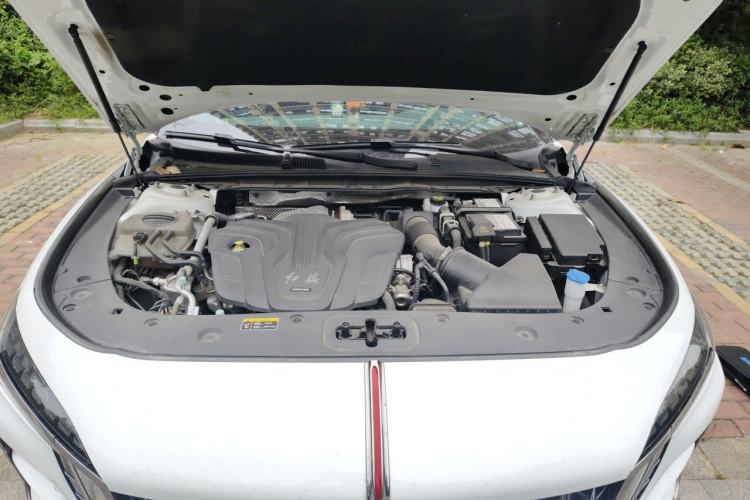 Used Hongqi H6 2024 2.0T ZhiMei Edition Engine Bay