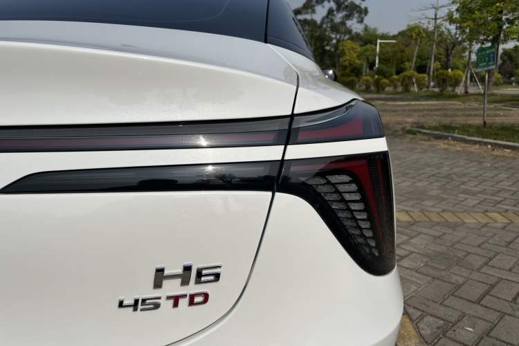 Used Hongqi H6 2024 2.0T ZhiShang Version Exterior 8
