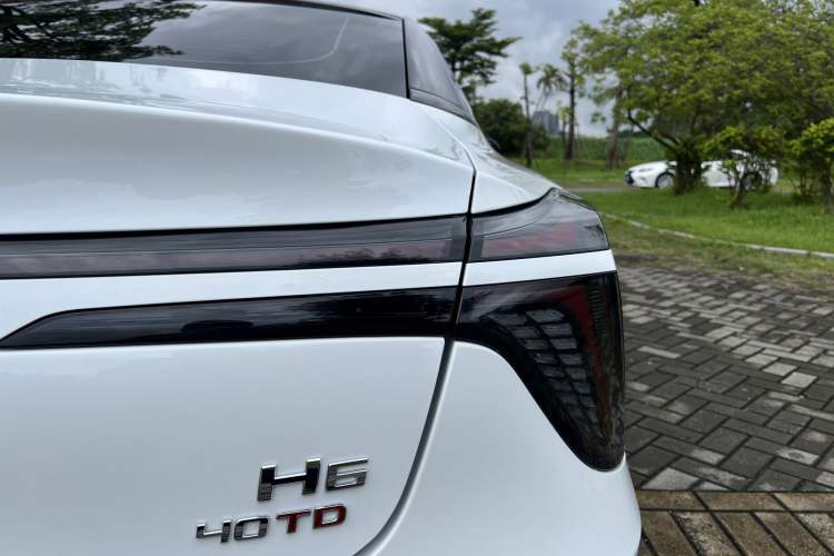 Used Hongqi H6 2024 2.0T ZhiMei Edition Exterior 8