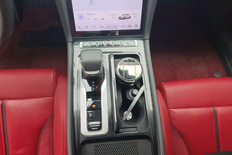 Used Hongqi H6 2024 2.0T ZhiShang Version Gear Lever