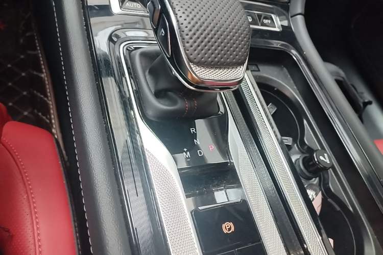 Used Hongqi H6 2024 2.0T ZhiShang Version Gear Lever
