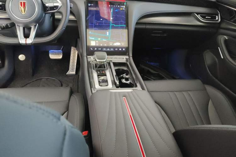 Used Hongqi H6 2024 2.0T ZhiMei Edition Gear Lever