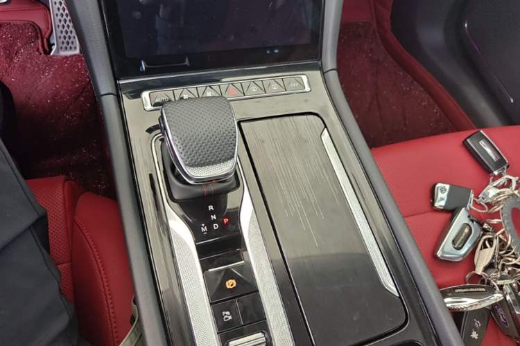 Used Hongqi H6 2024 2.0T ZhiMei Edition Gear Lever
