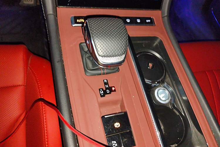 Used Hongqi H6 2024 2.0T ZhiMei Edition Gear Lever