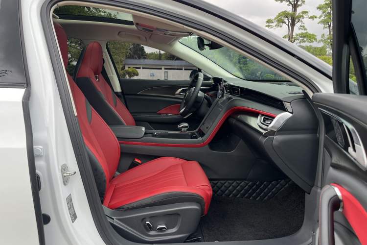 Used Hongqi H6 2024 2.0T ZhiMei Edition Interior 2