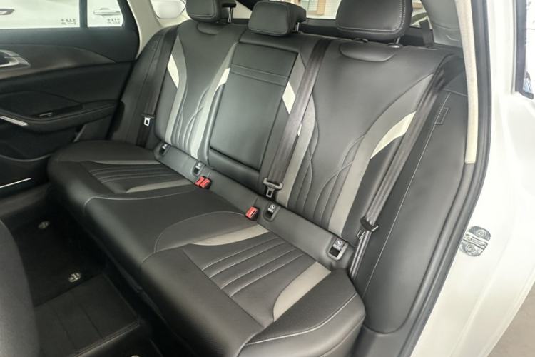 Used Hongqi H6 2024 2.0T ZhiMei Edition Interior 3
