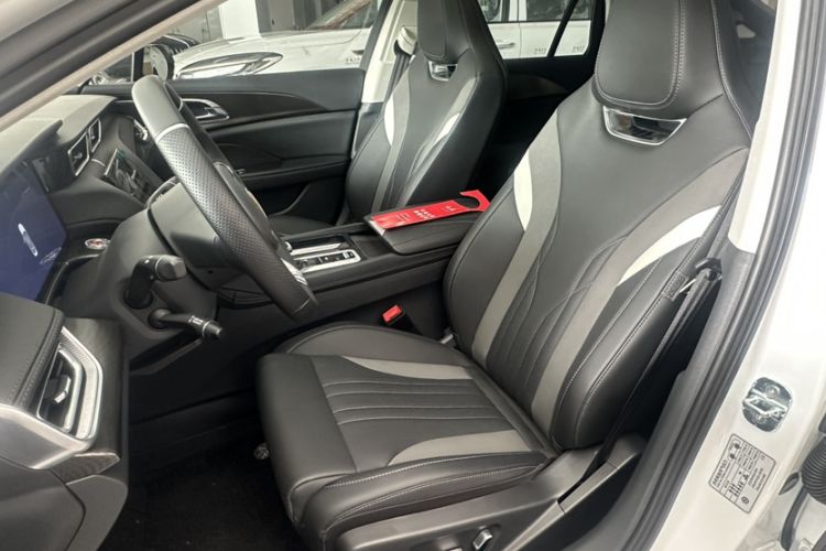 Used Hongqi H6 2024 2.0T ZhiMei Edition Interior 4