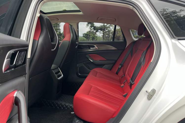 Used Hongqi H6 2024 2.0T ZhiMei Edition Interior 4