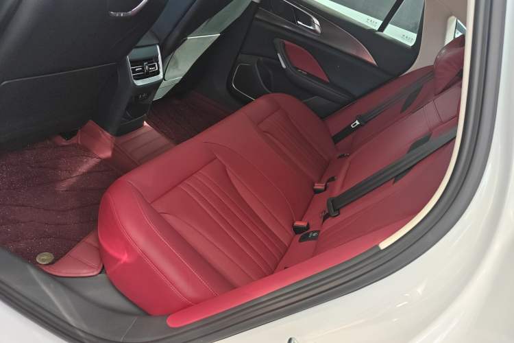 Used Hongqi H6 2024 2.0T ZhiMei Edition Interior 5