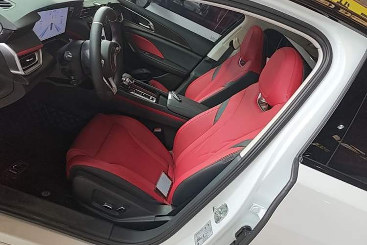 Used Hongqi H6 2024 2.0T ZhiMei Edition Left Front Seat