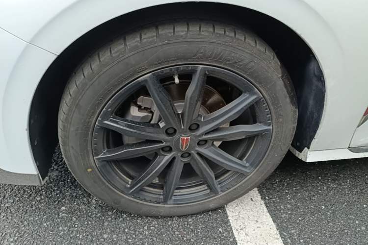 Used Hongqi H6 2024 2.0T ZhiShang Version Left Front Wheel Hub