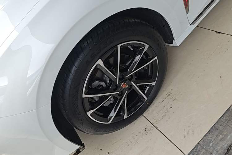 Used Hongqi H6 2024 2.0T ZhiMei Edition Left Front Wheel Hub