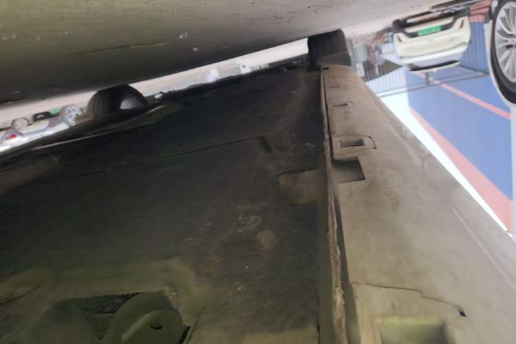 Used Hongqi H6 2024 2.0T ZhiShang Version Left Side Sill
