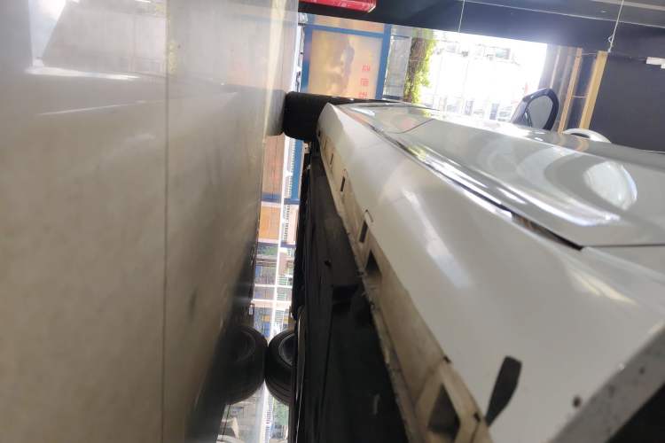 Used Hongqi H6 2024 2.0T ZhiZhen Edition Left Side Sill