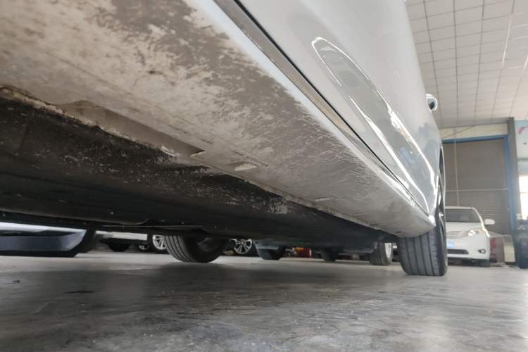 Used Hongqi H6 2024 2.0T ZhiMei Edition Left Side Sill