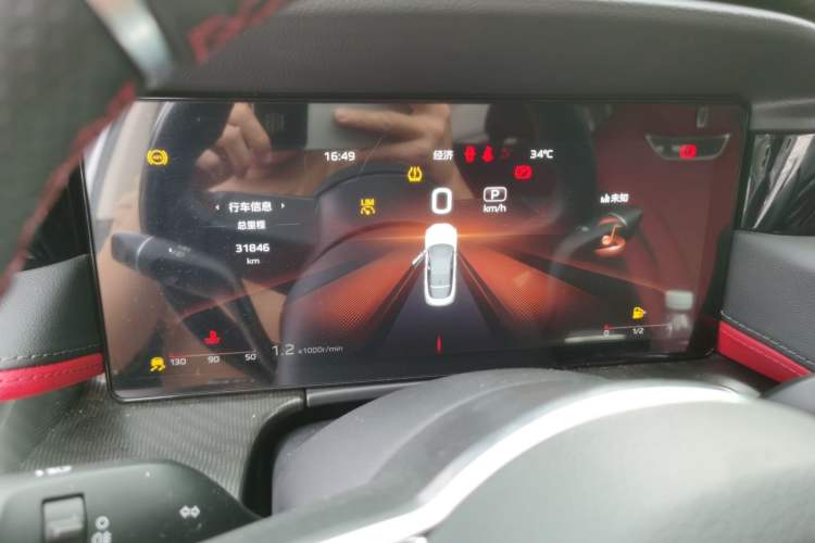 Used Hongqi H6 2024 2.0T ZhiMei Edition Odometer Close Up