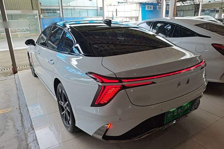 Used Hongqi H6 2024 2.0T ZhiMei Edition Rear Left 45 Deg