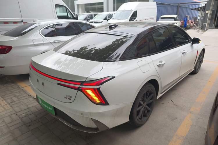 Used Hongqi H6 2024 2.0T ZhiShang Version Rear Right 45 Deg