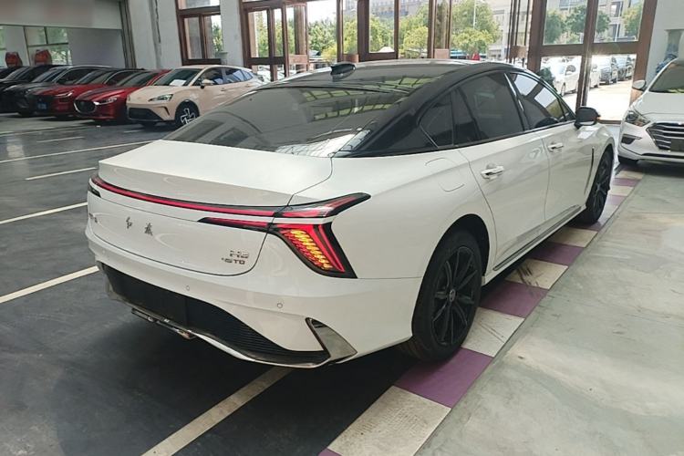 Used Hongqi H6 2024 2.0T ZhiShang Version Rear Right 45 Deg