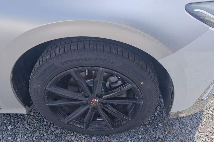 Used Hongqi H6 2024 2.0T ZhiShang Version Right Front Wheel Hub