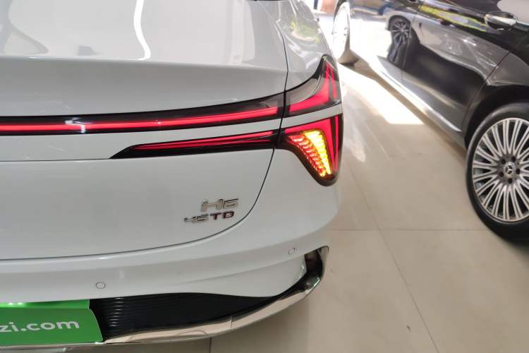 Used Hongqi H6 2024 2.0T ZhiZhen Edition Right Rear Taillight