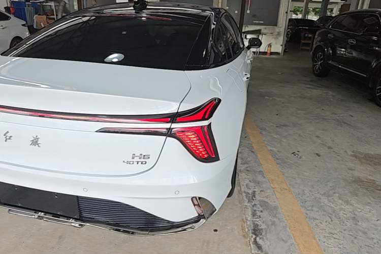 Used Hongqi H6 2024 2.0T ZhiMei Edition Right Rear Taillight