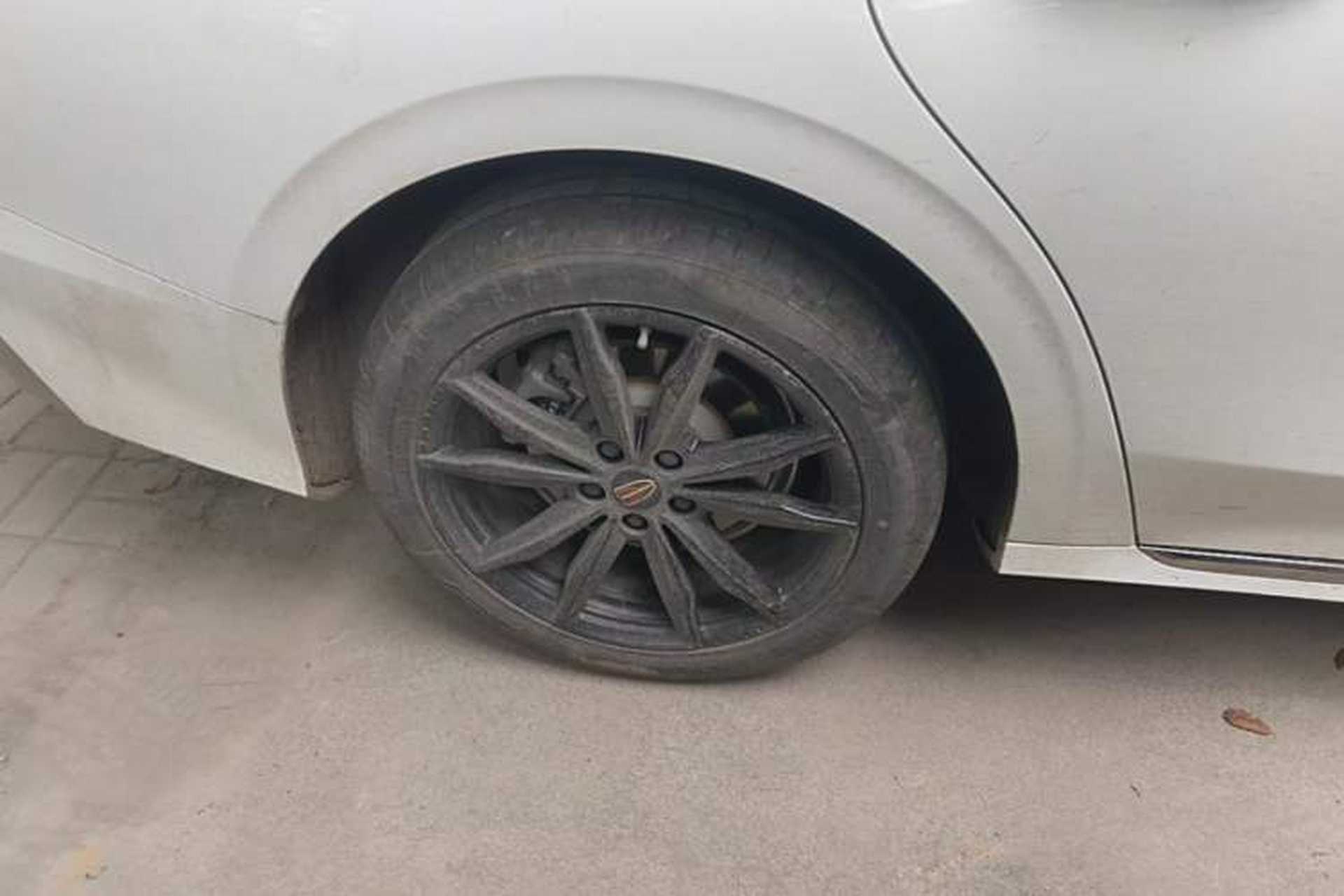 Used Hongqi H6 2024 2.0T ZhiShang Version Right Rear Wheel Hub