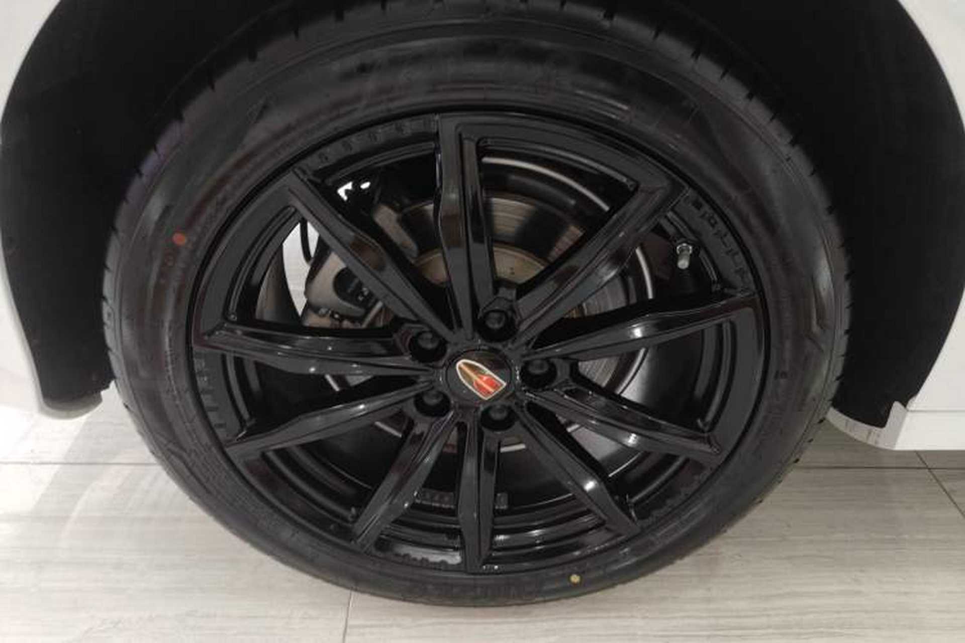Used Hongqi H6 2024 2.0T ZhiShang Version Right Rear Wheel Hub