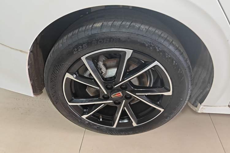 Used Hongqi H6 2024 2.0T ZhiMei Edition Right Rear Wheel Hub