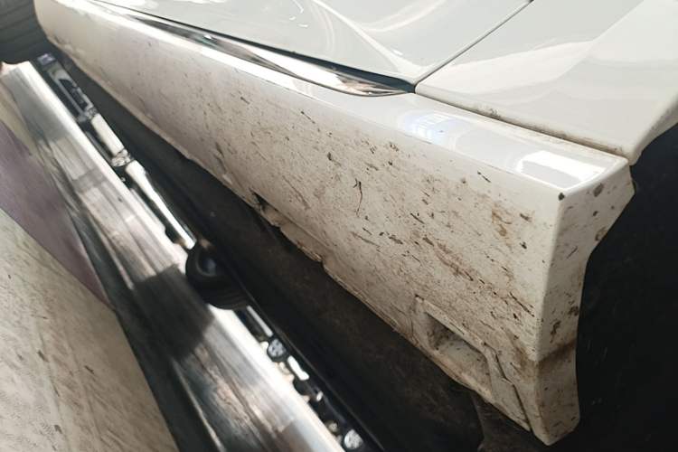 Used Hongqi H6 2024 2.0T ZhiShang Version Right Side Sill